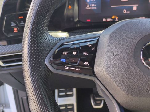 Used 2022 Volkswagen Golf R image 20