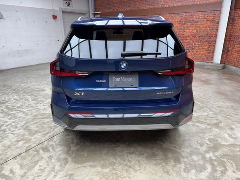 Certified 2025 BMW X1 xDrive28i w/ Technology Package image 4