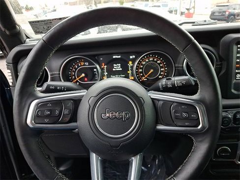 Used 2018 Jeep Wrangler Unlimited Sahara w/ Cold Weather Group image 19