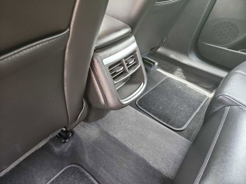 Used 2018 Chevrolet Impala LT image 28