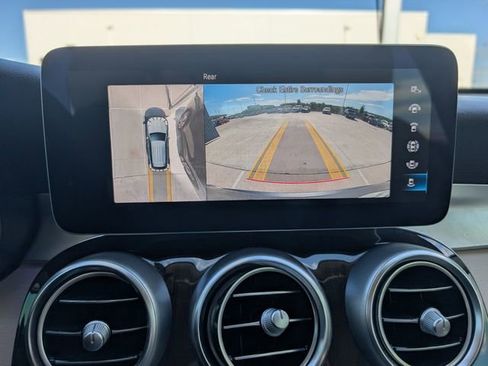 Used 2021 Mercedes-Benz GLC 300 image 16