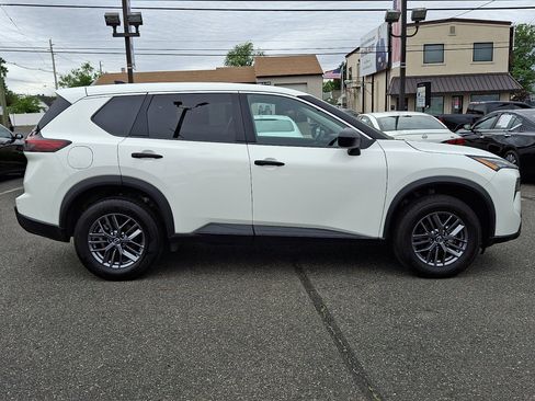 Used 2024 Nissan Rogue S AWD/4WD image 5