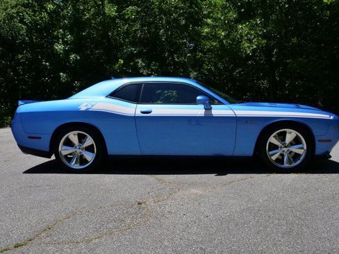 Used 2016 Dodge Challenger R/T Plus RWD image 45