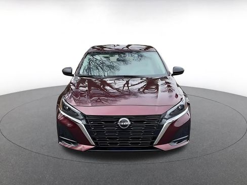 Used 2025 Nissan Altima 2.5 SV image 4