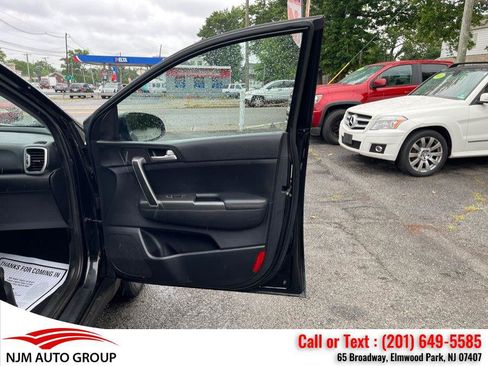 Used 2019 Kia Sportage LX AWD/4WD image 36