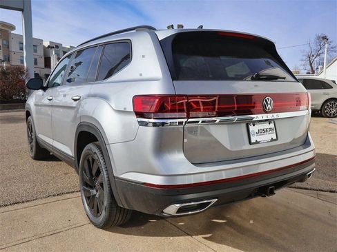 New 2026 Volkswagen Atlas SE image 3