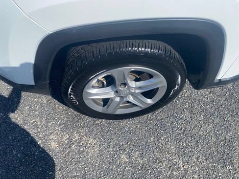 Used 2024 Jeep Compass Latitude AWD/4WD image 20