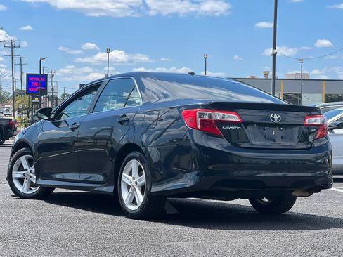 Used 2012 Toyota Camry SE FWD image 2