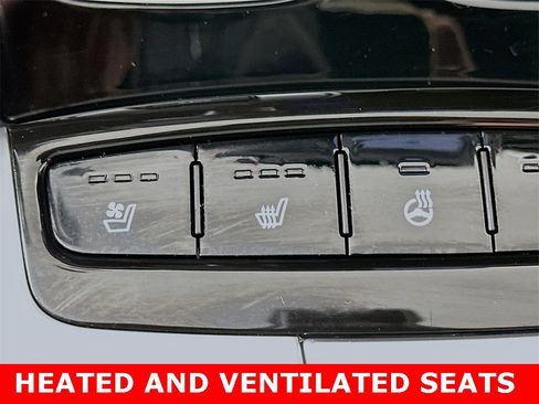 Used 2022 Hyundai Santa Cruz Limited w/ Winter Package image 14