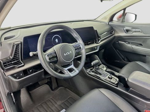 Used 2025 Kia Sportage SX image 9