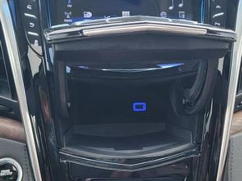 Used 2019 Cadillac Escalade Luxury AWD/4WD image 10