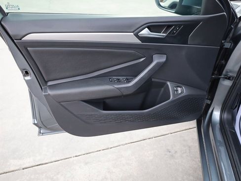 Used 2021 Volkswagen Jetta S image 10