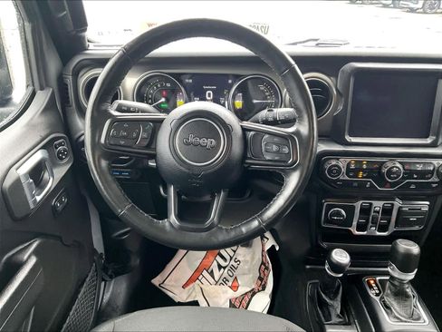 Used 2023 Jeep Wrangler Unlimited w/ Cold Weather Group image 17