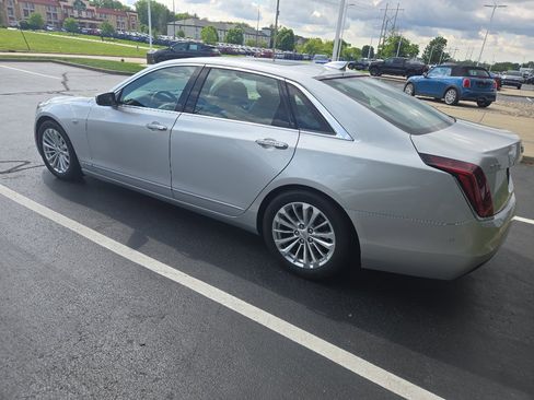 Used 2018 Cadillac CT6 Luxury RWD image 2