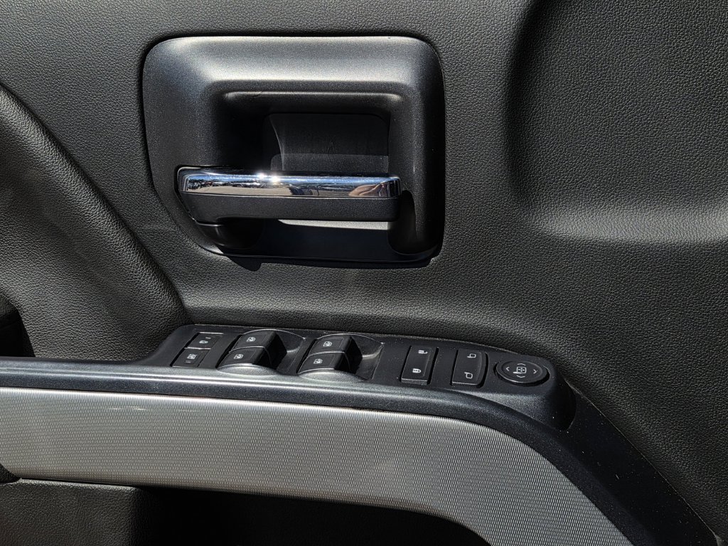 Used 2018 Chevrolet Silverado 1500 LT AWD/4WD image 19