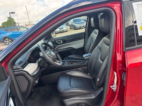 Used 2025 Jeep Compass Limited AWD/4WD image 28