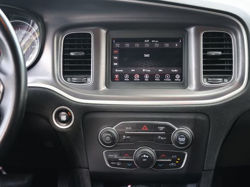 Used 2020 Dodge Charger SXT RWD image 8