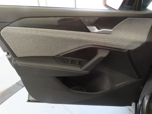 New 2025 Volkswagen Tiguan S image 11