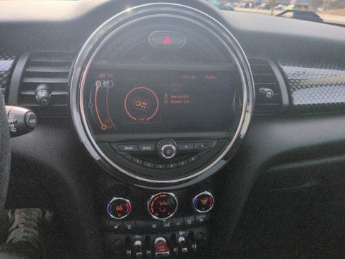 Used 2015 MINI Cooper S image 9