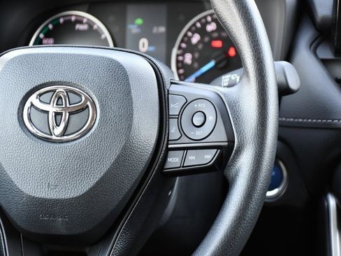 Used 2022 Toyota RAV4 XLE image 22