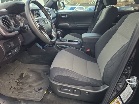 Certified 2023 Toyota Tacoma TRD Off-Road image 14