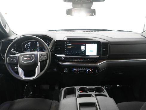 Used 2024 GMC Sierra 1500 Elevation image 16