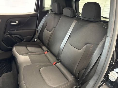 Used 2023 Jeep Renegade Trailhawk AWD/4WD image 39