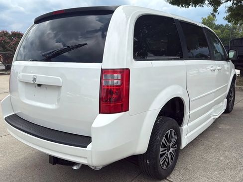 Used 2010 Dodge Grand Caravan SE w/ Climate Group FWD image 5