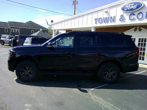 New 2025 Ford Expedition Tremor image 16