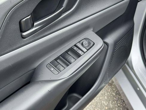 Used 2024 Toyota Prius LE image 15