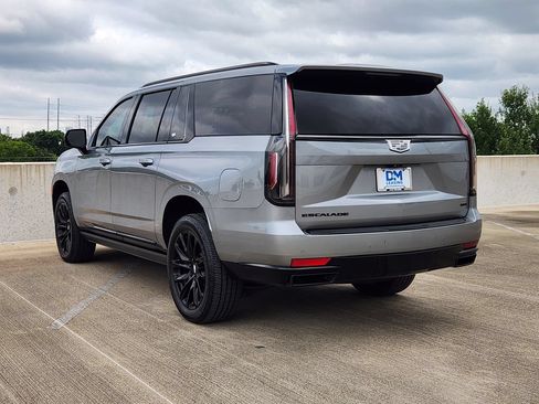 Used 2023 Cadillac Escalade ESV Sport w/ LPO, ONYX Package RWD image 8