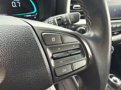 Used 2024 Hyundai Venue Limited FWD image 29