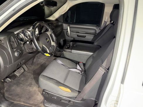 Used 2014 Chevrolet Silverado 2500 LT w/ Interior Plus Package AWD/4WD image 9