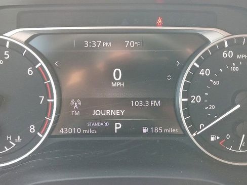 Used 2025 Nissan Rogue SV FWD image 12
