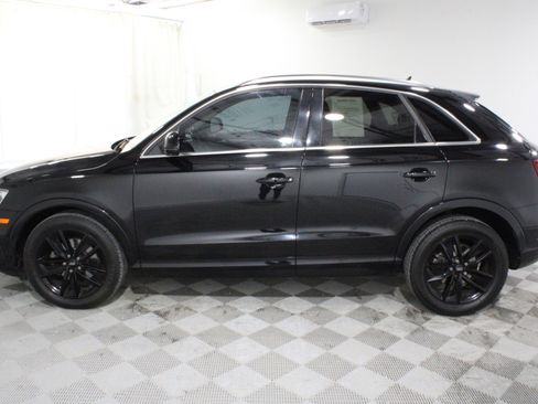 Used 2017 Audi Q3 2.0T Premium Plus w/ Premium Plus Package FWD image 30