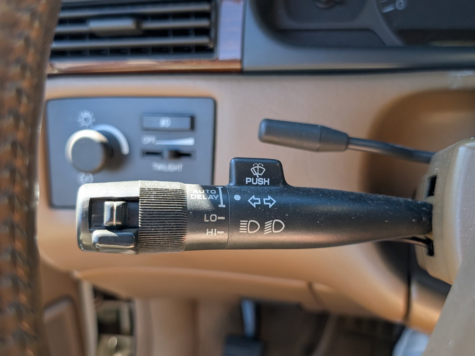 Used 1998 Cadillac Eldorado Touring w/ Safety/Security Pkg FWD image 13