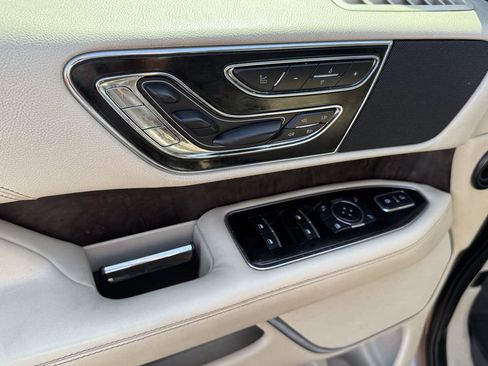Used 2018 Lincoln Navigator L Select w/ Technology Package AWD/4WD image 41