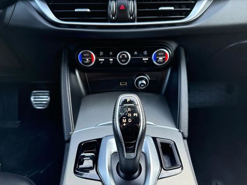 Used 2022 Alfa Romeo Stelvio Veloce image 51