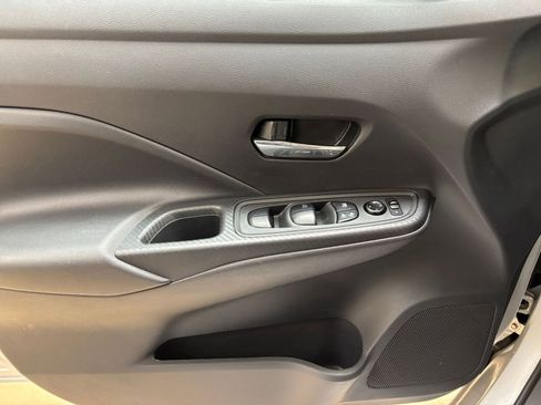 Used 2025 Nissan Versa SV FWD image 18
