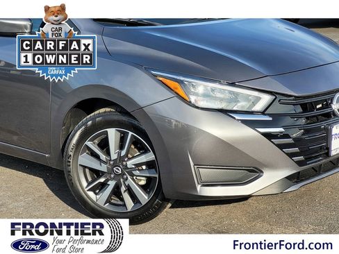 Used 2025 Nissan Versa SV image 4