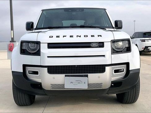 Used 2023 Land Rover Defender 110 SE image 2