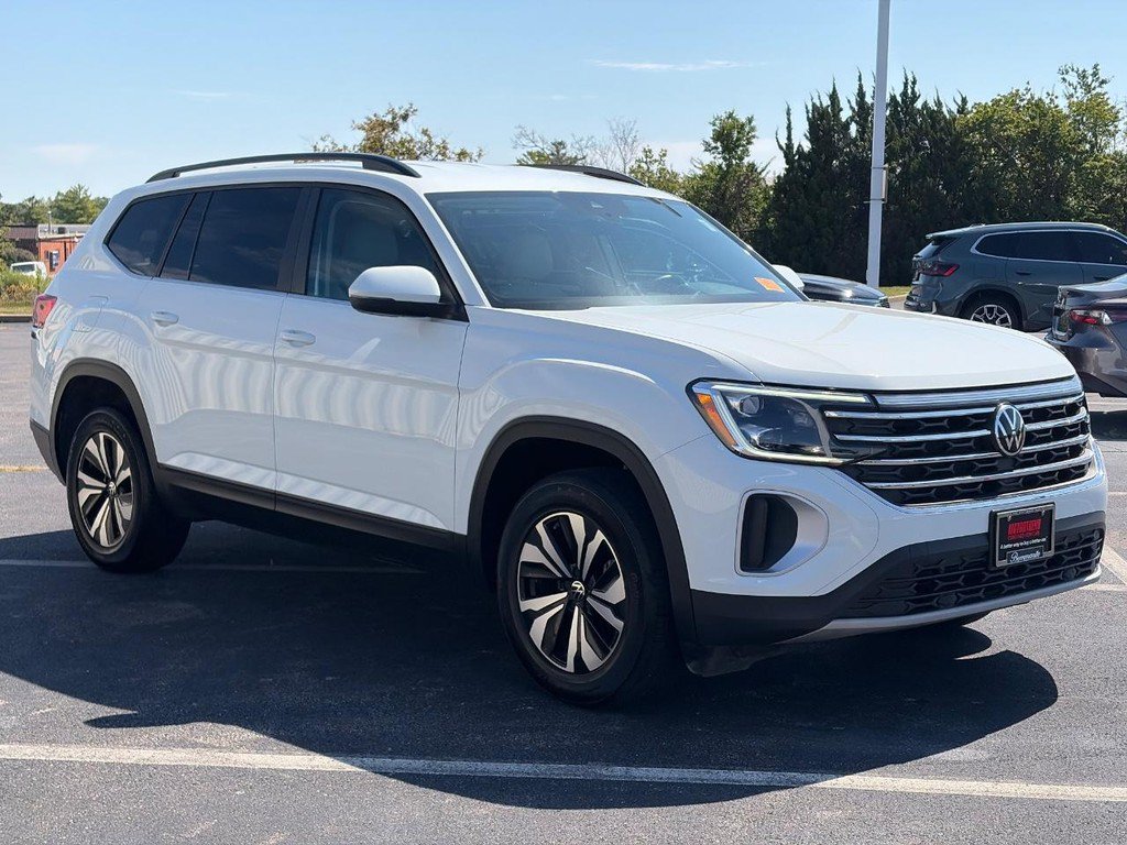 Used 2024 Volkswagen Atlas SE FWD image 3