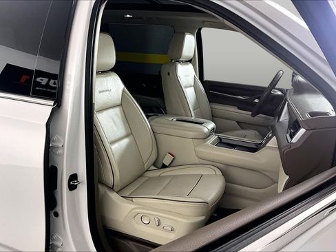Certified 2022 GMC Yukon XL Denali AWD/4WD image 9