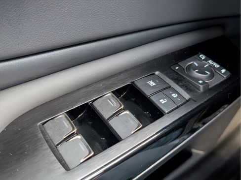 Used 2025 Lexus ES 350 w/ Premium Package FWD image 32