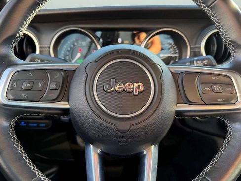Used 2021 Jeep Wrangler Unlimited Sahara image 28