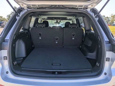 New 2025 Jeep Grand Cherokee Laredo X image 32