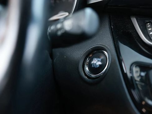 Used 2018 Toyota C-HR XLE FWD image 31