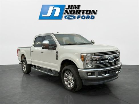 Used 2018 Ford F250 Lariat w/ Chrome Package image 1