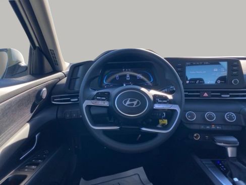 New 2026 Hyundai Elantra SE image 14