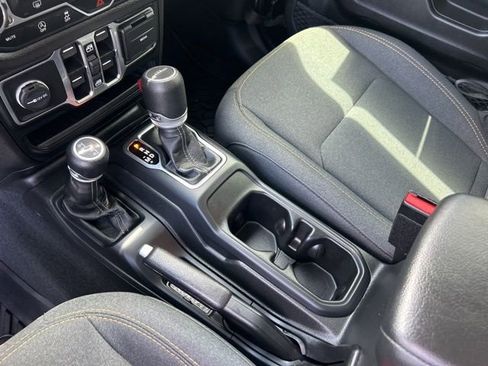 Used 2024 Jeep Gladiator Sport image 23